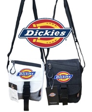 Dickies กระเป๋าสะพายข้าง สีดำและสีขาว ผ้าfabric กระเป๋าคาดอก กระเป๋าดิกกี้ Unisex เหมาะสมกับผู้ชายและผู้หญิง CF814