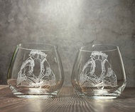 【客製化禮物】卑南服插畫 簡約線條風 手工 雕刻酒杯 結婚禮物