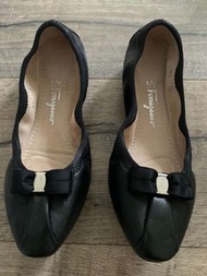 32折Ferragamo經典羊皮芭蕾平底鞋