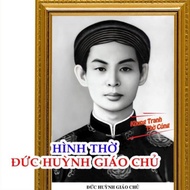 Ancient and durable hanging paintings and photos worshiping the GERMAN HUYNH GIAO + Beautiful bright