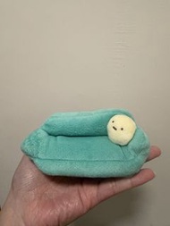 角落生物梳化場景