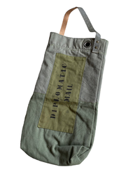 กระเป๋าสะพายใหล่  กระเป๋าทรงกระบอกยาว กระเป๋า Handmade Army Style  กระเป๋าผ้าแคนวาส 
  ขนาด 9" ×18"