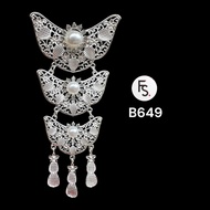 Three-Layer Pearl Kebaya Brooch B649