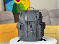 💟Louis Vuitton Christopher PM壓花背囊 男士背包 雙肩包 #全實拍 100%new LV後背包 Backpack 登山包 免運費 包郵 支持貨到付款 Carousell官方