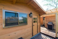 มานาซูรุ แกลมปิ้ง คอตเทจ เดจาวู (MANAZURU GLAMPING COTTAGE DEJAVU)