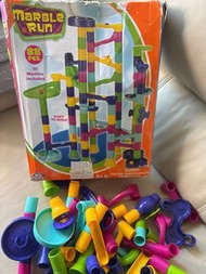 益智玩具 marble run