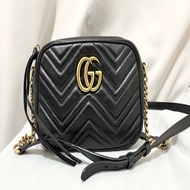 Gucci GG Marmont Small Crossbody Bag 斜背包