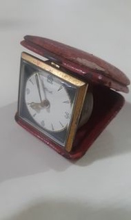 德國機械旅行上鏈鐘，背面大圈是上鏈器