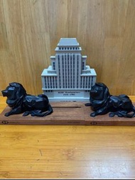 匯豐大廈錢箱 及 獅子擺設