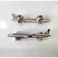 Aircraft Lapel Pin Boeing B787 787-10 Singapore Airlines Metal pin