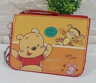 กระเป๋าสตางค์ กระเป๋าใส่บัตร กระเป๋าใส่เหรียญ ลาย Winnie the pooh เหลือง  น่ารัก มีซิป มีช่องใส่บัตร