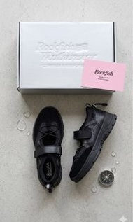 Rockfish Weatherwear 黑色涼鞋