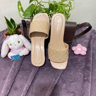 Decorated horizontal rotating heels come in big sizes from 35 - 45 are simple, elegant, easy to walk
