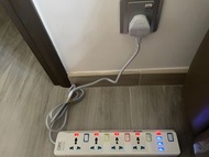 13A 4位獨立開關安全拖板+2.4A USB充電插座