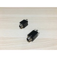 AKAI Socket 6.5mm 6.5 mm Mono Square Body Black Square