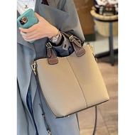 TOGO First layer cowhide large-capacity Child-Mother bag high-End Hand-Carrying Shoulder Messenger b