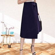 Chân váy công sở chữ A, Dáng dài, thân trước tà đắp đính nơ duyên dáng, độ dài 62cm vải kaki thun co