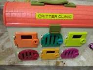 美國B.Toys感統玩具 Critter Clinic 寵物診所可麗特寵物診所 橘色本體 +黑    絕版   娃娃屋4
