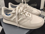 New Balance 420 Sneakers - Cream