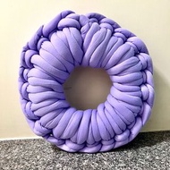 北歐風格 超粗冰島粗毛線 紫色 自製 DIY 甜甜圈 冬甩 抱枕 咕𠱸