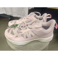 Badminton shoes badminton shoes