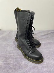 Dr.Martens 軟皮14孔靴