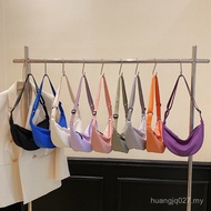 [Promosi Panas] Beg Silang Badan Wanita Baharu Bergaya Nylon, Beg Dumpling Ringan dan Sporty, Beg Ba