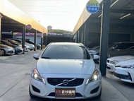 【  廠     牌  】VOLVO 【  型     號  】 V60-D3  旗艦版 【出廠年份】2012 白色黑內 【總排氣量】2.0cc 柴油 【行駛里程】22萬km‼️