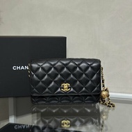CHANEL 經典羊皮WOC - 金球黑金