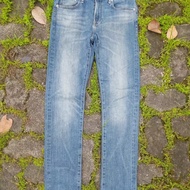 Celana Jeans Uniqlo Selvedge Fading