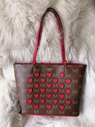 💢พร้อมส่งในไทย💢🧸 กระเป๋าKarl Lagerfeld #LH2AJ3BB Hearts Tote Bag ของแท้นำเข้าจากUSA