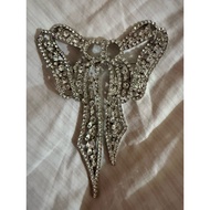 RR Pearl Brooch in Silver NEW defect item rizman ruzaini READY STOCK by Rizman Ruzaini