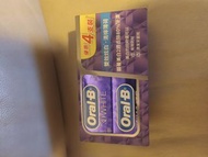 Oral-B  牙膏