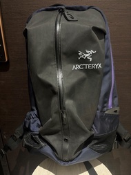 Arcteryx  Arro 22 arro 22 絕版黑紫色 不死鳥 背囊
