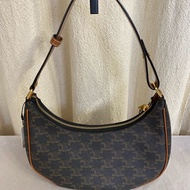 CELINE赛琳 AVA 經典凱旋門老花 單肩手提包 小號 黄褐色