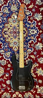 VINTAGE 1976 Fender Precision Bass Guitar