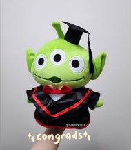 🎓現貨💢 三眼仔畢業公仔 Toy Story 反斗奇兵 DISNEY Little Green Man Alien  三眼仔 畢業公仔 graduation Congregation graduati