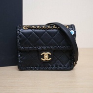 CHANEL 黑色羊皮晶片開金扣22C錢幣豆腐包18.5肩背包