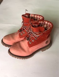 Timberland 粉紅短靴