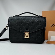 LV POCHETTE MÉTIS黑壓紋郵差包