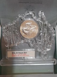 一個英女王紀念幣，售價300