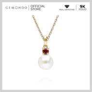 Gemondo  จี้ทองคำ 9K ประดับไข่มุกและโกเมน (Garnet) ไม่รวมสร้อย