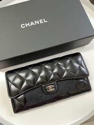 Chanel 黑色羊皮銀釦口蓋長夾