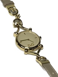 นาฬิกาควอทซ์D&amp;G รุ่นDW0498 แท้100%เรือนทองขนาด30ม.ม.หนา9ม.ม.สายทองโลโก้D&amp;Gและหนังแท้กันน้ำ50ม.มือสองสภาพดีเยี่ยมใช้น้อย