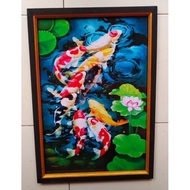 lukisan cetak ikan koi terlaris plus Bingkai ukuran 65×45