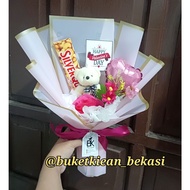 Valentine's Day bouquet Silverqueen chocolate bouquetDAY Valentine's chocolate bouquet/ Silverqueen 
