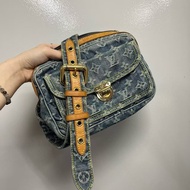 「JL精品代購」 LV牛仔丹寧老花胸包/腰包/斜背包