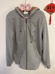 Burberry 灰色連帽外套