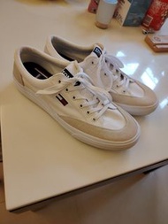 Tommy Hilfiger 白色帆布鞋