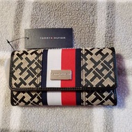 Tommy Hilfiger wallet
